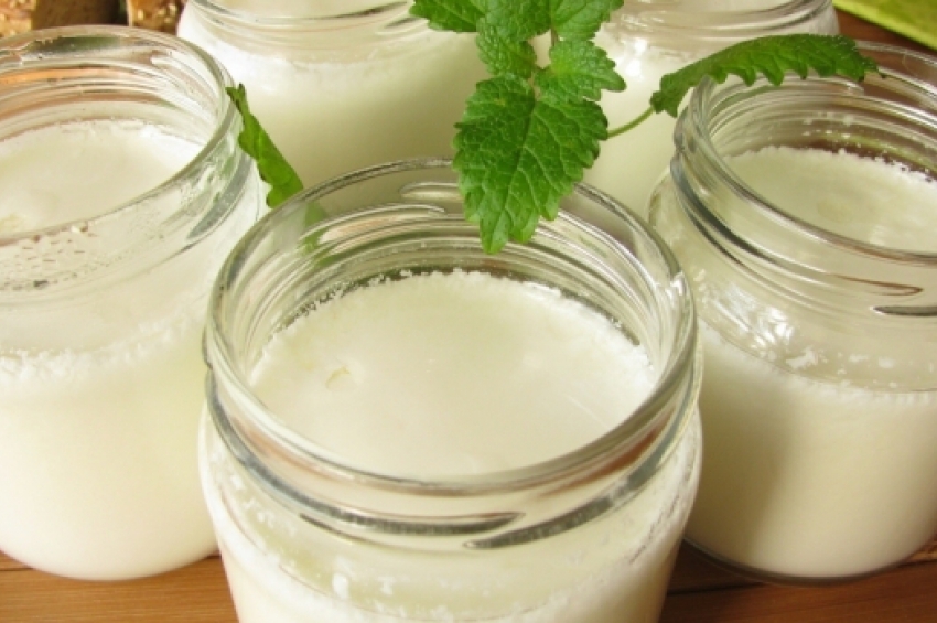 Сметана в йогуртнице. Как быстро заквасить молоко. Горный мацун армянский. Кефир отделилась сыворотка. Закваска эль.